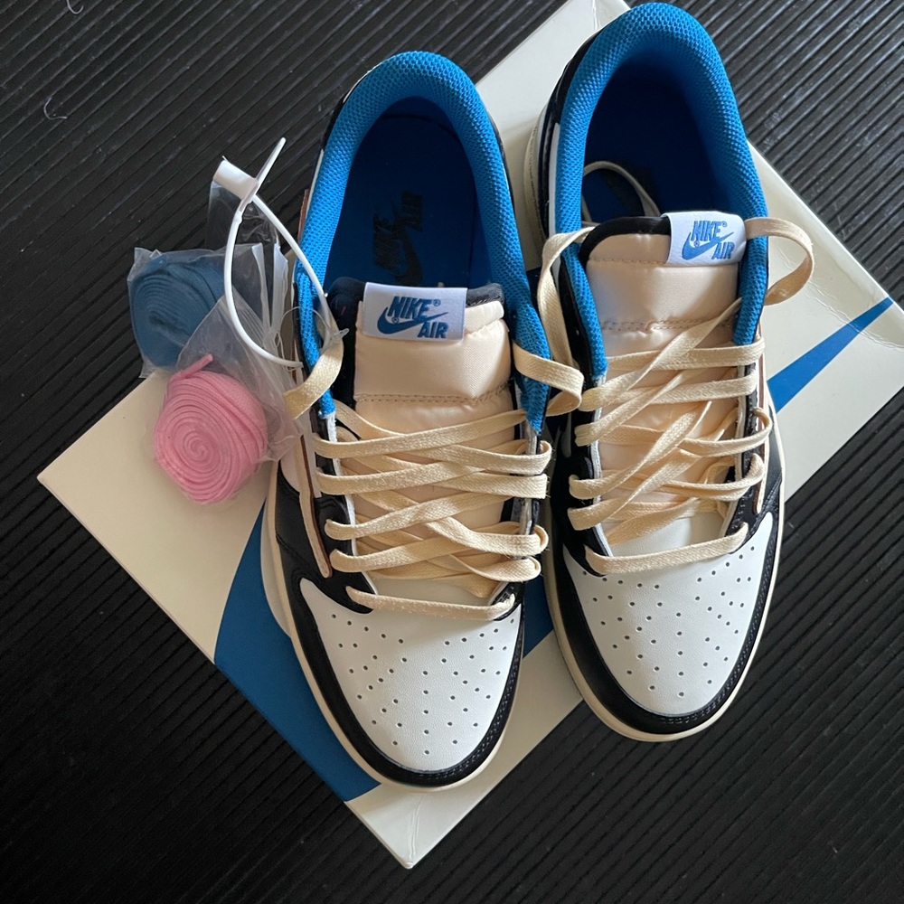 Jordan 1  retro style with Travis Scott - Picture 4 of 8